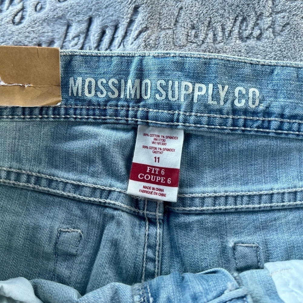 Mossimo Shorts - Picture 7 of 8